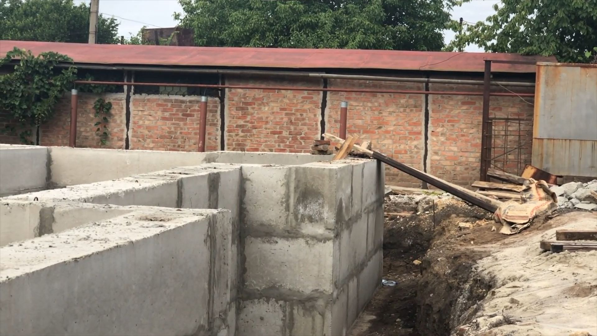 Устройство фундамента из блоков для загородного дома — фото 1