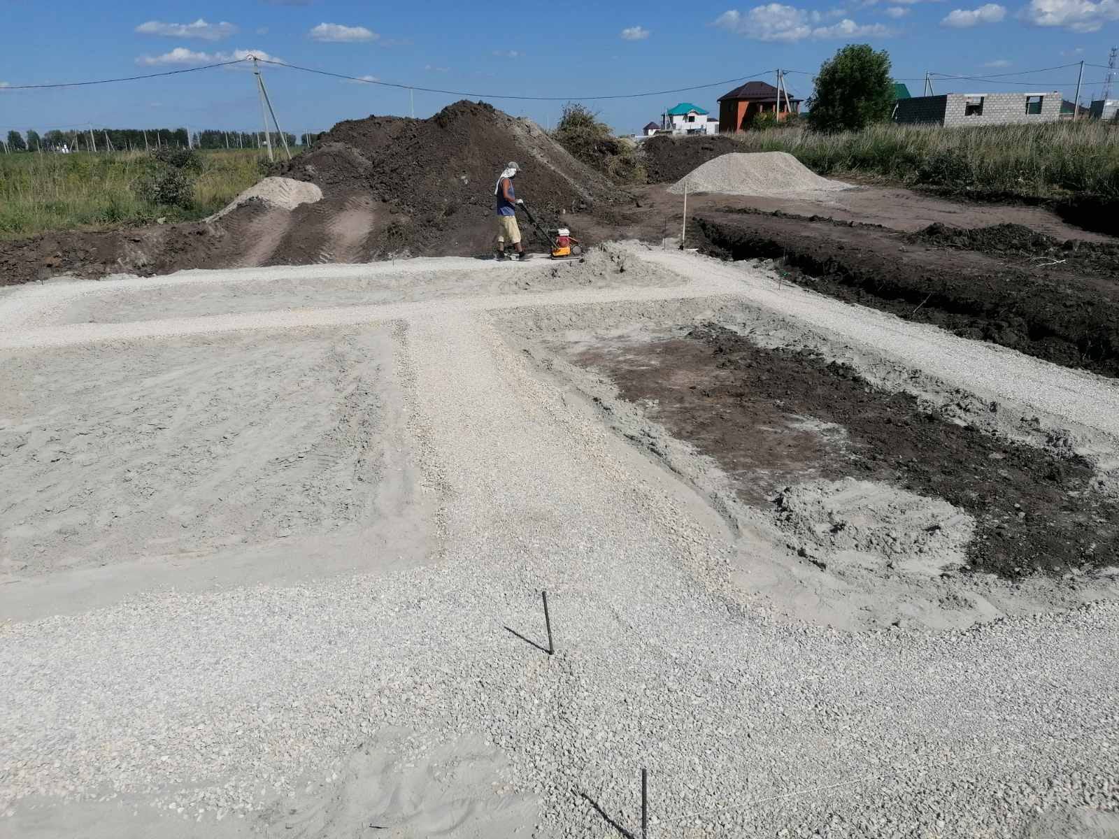 Возведение ленточного фундамента для коттеджа — фото 1